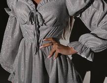 Блискуча сукня з чашечками та пишною спідницею Блискуча сукня з чашечками та пишною спідницею | PUSHKA SHOP