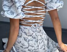 Сукня -міді зі шнурівкою на спинці та розрізом на ніжці з принтом  | PUSHKA SHOP