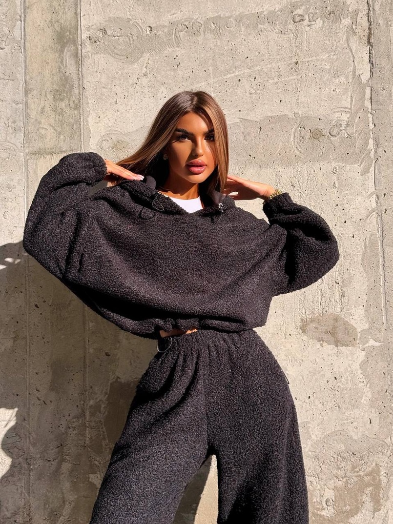 Теплий та мʼякий комплект: Обʼємний худі з капюшоном та штани з манжетами  Дуже приємний до тіла Теплий та мʼякий комплект: Обʼємний худі з капюшоном та штани з манжетами  Дуже приємний до тіла | PUSHKA SHOP