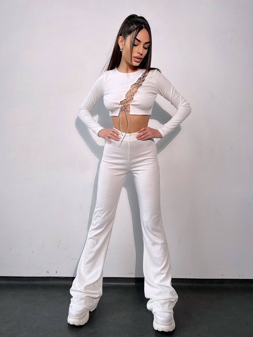 Комплект : штани кльош і топ декорований шнурком зі стразами  Комплект : штани кльош і топ декорований шнурком зі стразами  | PUSHKA SHOP