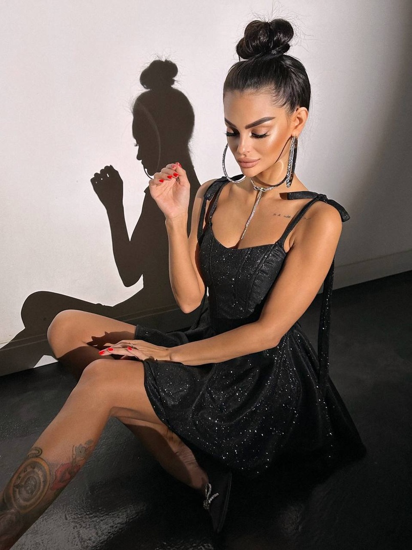 Блискуча корсетна сукня з пишною подвійною спідницею Блискуча корсетна сукня з пишною подвійною спідницею | PUSHKA SHOP