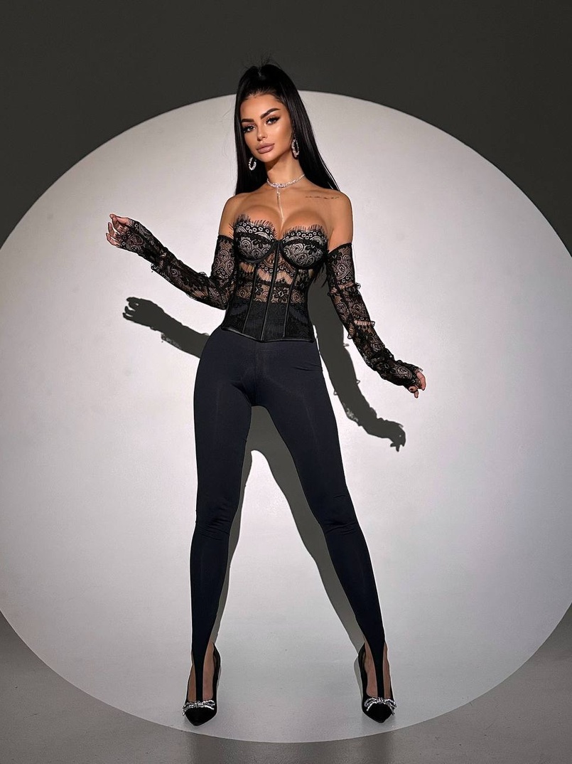 Комплект: мереживний корсет з чашечками + легінси зі штрипками + піджак Комплект: мереживний корсет з чашечками + легінси зі штрипками + піджак | PUSHKA SHOP