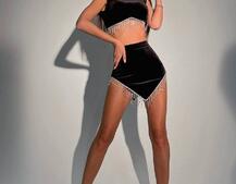 Декорированный бахромой из страз бархатный  костюм с подплечниками  Декорированный бахромой из страз бархатный  костюм с подплечниками  | PUSHKA SHOP