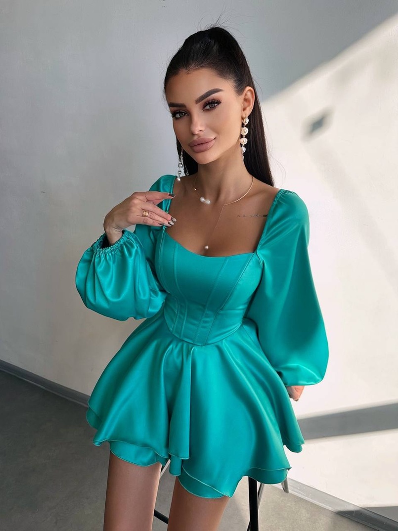 Атласна корсетна сукня з пишною подвійною спідницею та об‘ємними рукавами Атласна корсетна сукня з пишною подвійною спідницею та об‘ємними рукавами | PUSHKA SHOP