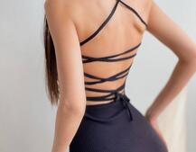 Трикотажное платье со шнуровкой на спинке и вырезом на ножке  Трикотажное платье со шнуровкой на спинке и вырезом на ножке  | PUSHKA SHOP