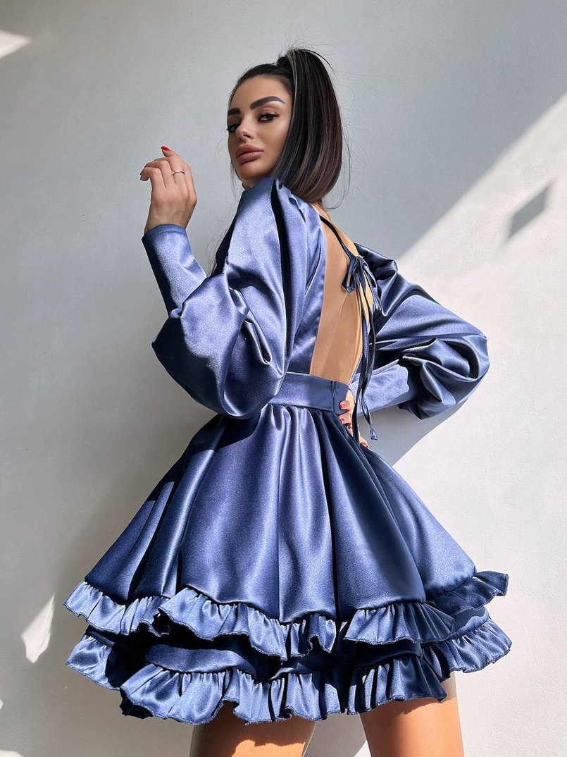 Атласна сукня з пишною подвійною спідницею та об‘ємними рукавами Атласна сукня з пишною подвійною спідницею та об‘ємними рукавами | PUSHKA SHOP