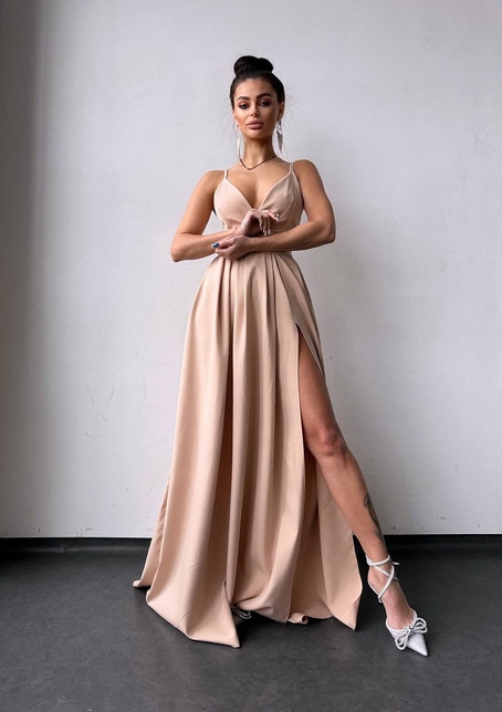 Сукня максі на тонких бретелях з розрізом на спідниці  | PUSHKA SHOP