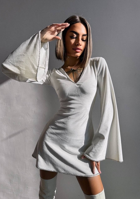 Оксамитова сукня,  декорована стразами з розкльошоними рукавами  | PUSHKA SHOP