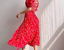 Сукня -міді зі шнурівкою на спинці та розрізом на ніжці Сукня -міді зі шнурівкою на спинці та розрізом на ніжці | PUSHKA SHOP