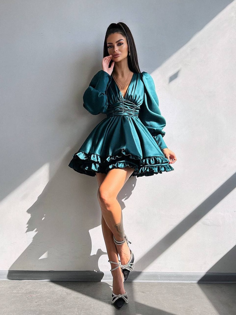 Атласна сукня з пишною подвійною спідницею та об‘ємними рукавами | PUSHKA SHOP