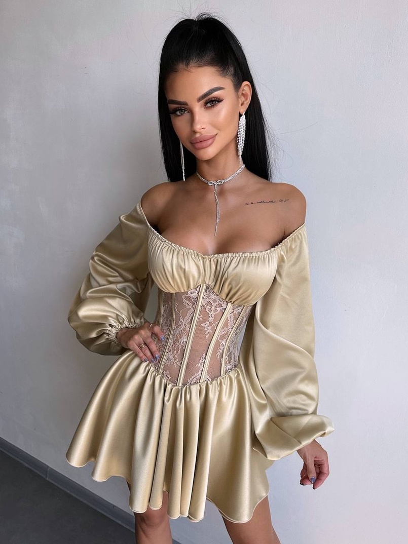 Атласна сукня з обʼємними рукавами та мереживом Атласна сукня з обʼємними рукавами та мереживом | PUSHKA SHOP