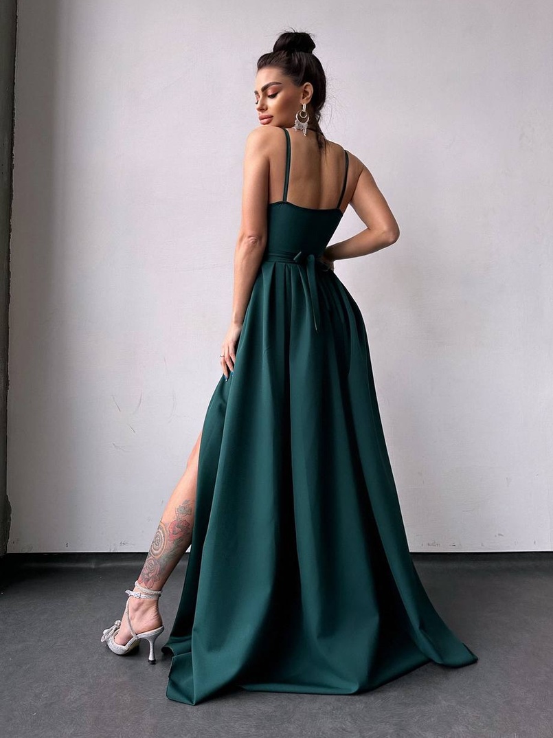 Сукня максі на тонких бретелях з розрізом на спідниці  Сукня максі на тонких бретелях з розрізом на спідниці  | PUSHKA SHOP