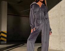 Велюровий комбінезон з елементами корсету Велюровий комбінезон з елементами корсету | PUSHKA SHOP