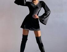 Оксамитова сукня,  декорована стразами з розкльошоними рукавами  Оксамитова сукня,  декорована стразами з розкльошоними рукавами  | PUSHKA SHOP