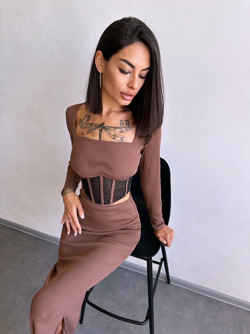Трикотажний комплект: топ з елементами корсету та спідниця з розрізами  Трикотажний комплект: топ з елементами корсету та спідниця з розрізами  | PUSHKA SHOP