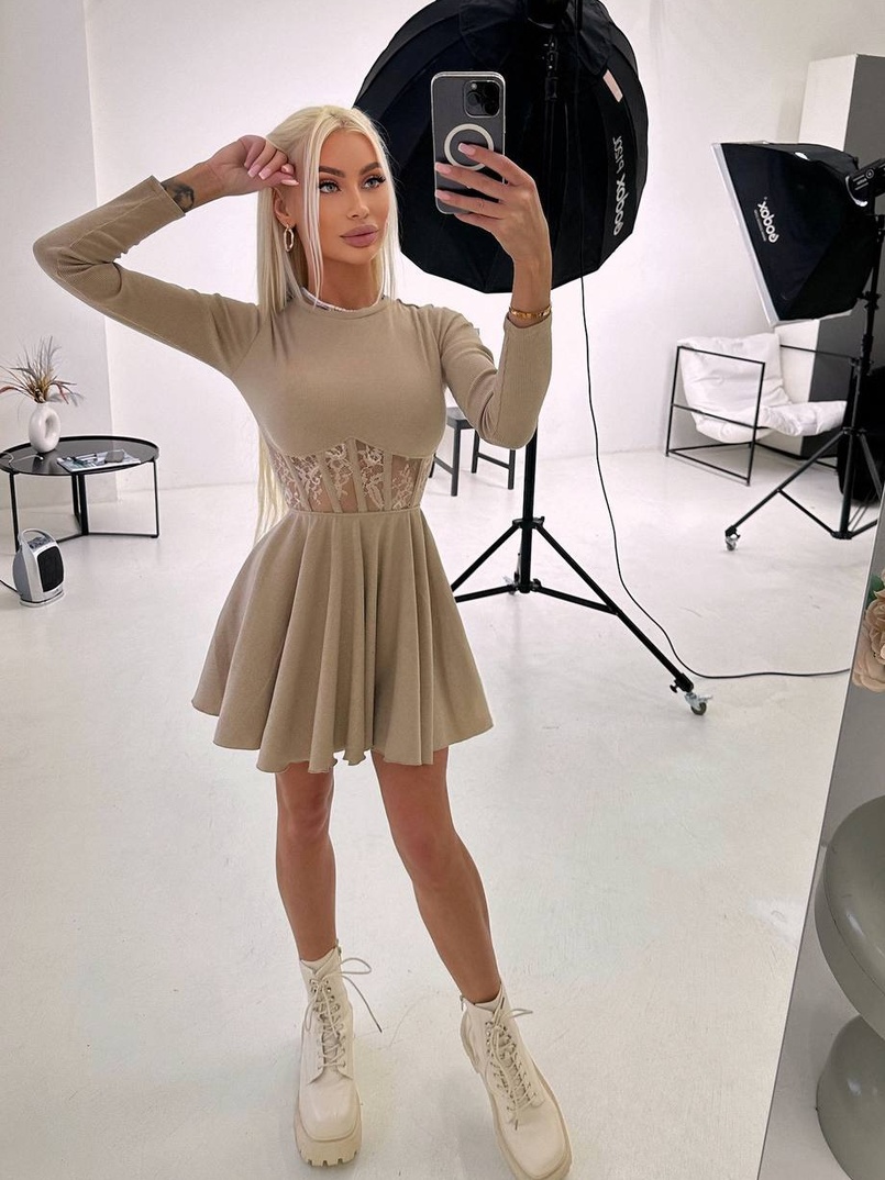 Трикотажна корсетна сукня з мереживом та пишною спідницею  Трикотажна корсетна сукня з мереживом та пишною спідницею  | PUSHKA SHOP