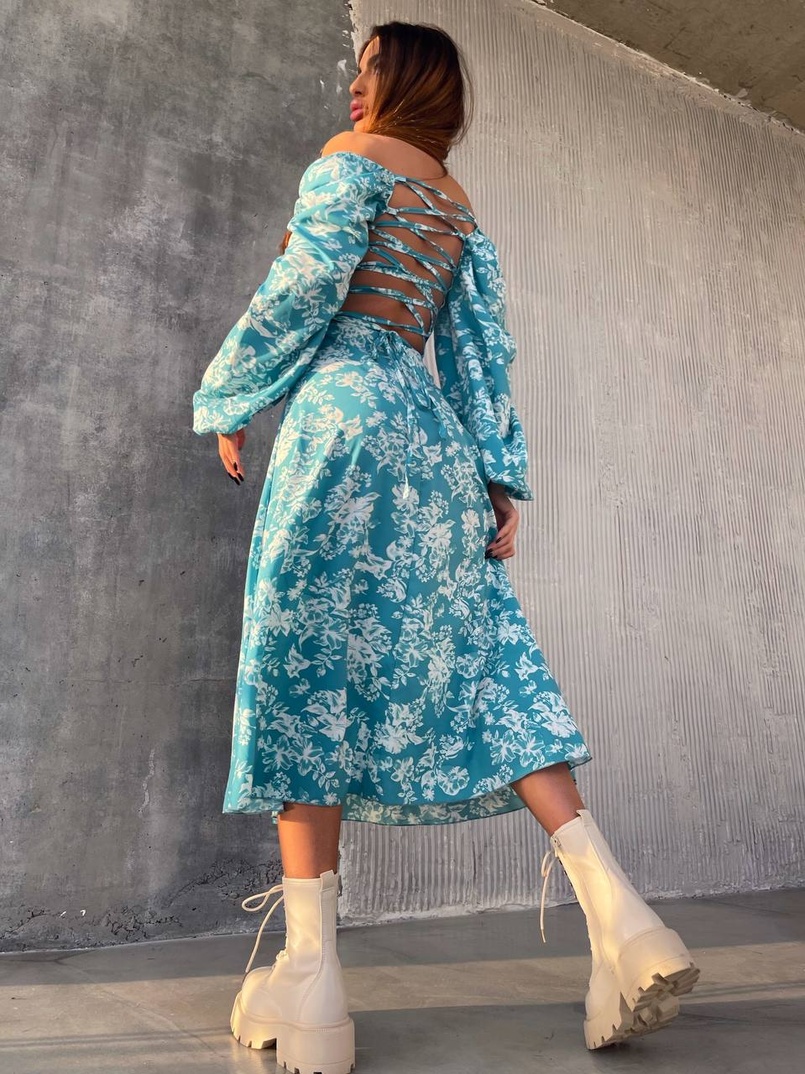 Улюблена сукня-міді зі шнурівкою на спинці та розрізом на ніжці Улюблена сукня-міді зі шнурівкою на спинці та розрізом на ніжці | PUSHKA SHOP