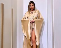 Шовковий халатик із розкльошеними рукавами Шовковий халатик із розкльошеними рукавами | PUSHKA SHOP