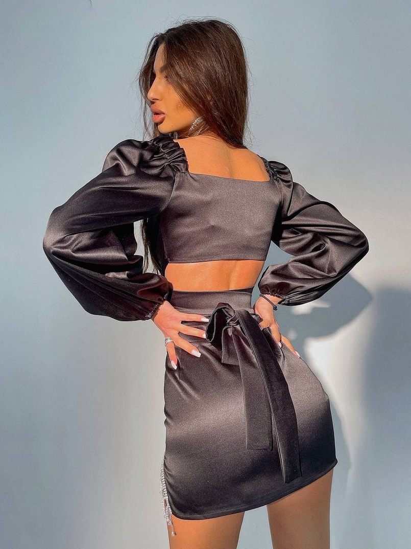 Атласний комплект, декорований бахромою зі страз Атласний комплект, декорований бахромою зі страз | PUSHKA SHOP