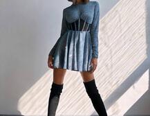 Приталена блискуча сукня з корсетною вставкою та пишною спідницею-сонцем Приталена блискуча сукня з корсетною вставкою та пишною спідницею-сонцем | PUSHKA SHOP