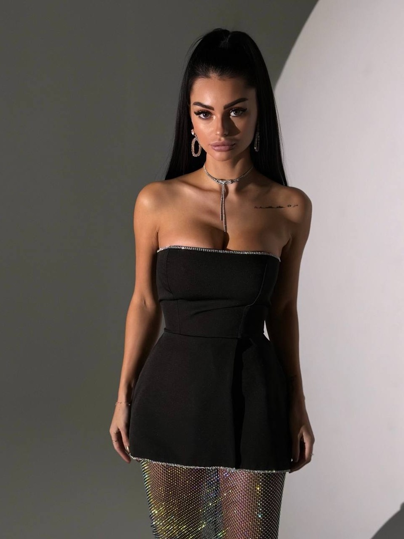 Комплект: сяюча спідниця + топ з баскою, декорований стразами Ручна робота Комплект: сяюча спідниця + топ з баскою, декорований стразами Ручна робота | PUSHKA SHOP