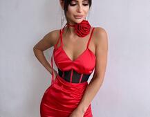 Сукня - міні з драпіруванням та трояндою-чокером Сукня - міні з драпіруванням та трояндою-чокером | PUSHKA SHOP