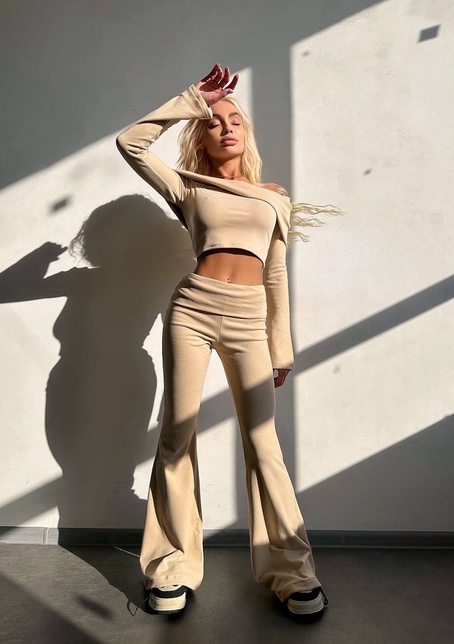 Трикотажний комплект: топ із хомутом + штани кльош | PUSHKA SHOP