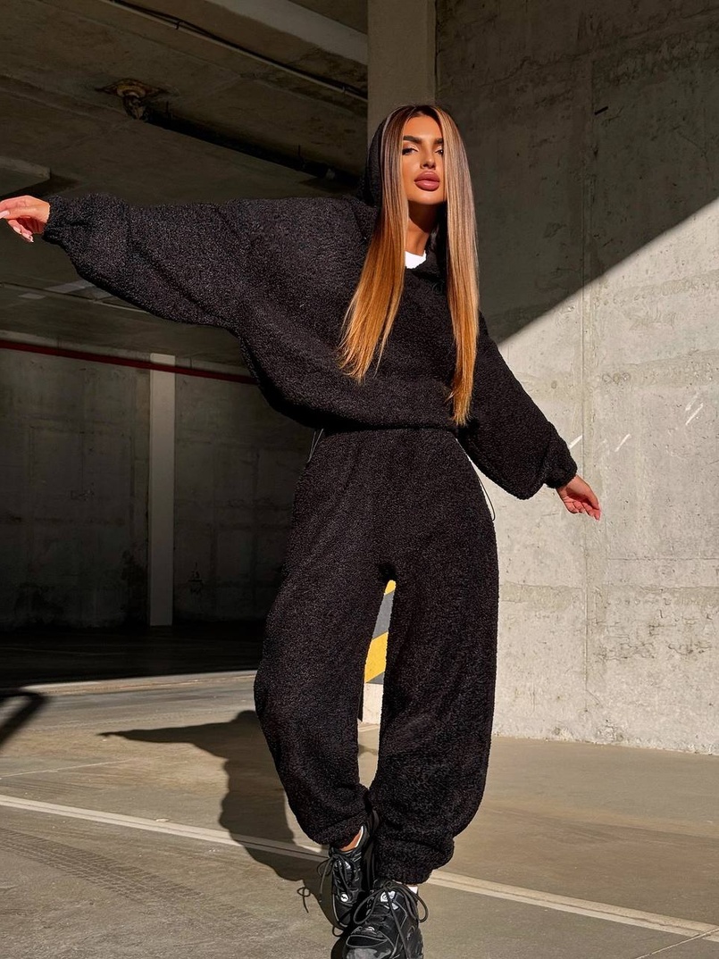 Теплий та мʼякий комплект: Обʼємний худі з капюшоном та штани з манжетами  Дуже приємний до тіла Теплий та мʼякий комплект: Обʼємний худі з капюшоном та штани з манжетами  Дуже приємний до тіла | PUSHKA SHOP