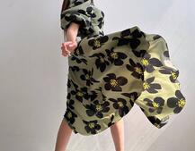 Сукня міді  із запахом та об'ємними рукавами Сукня міді  із запахом та об'ємними рукавами | PUSHKA SHOP