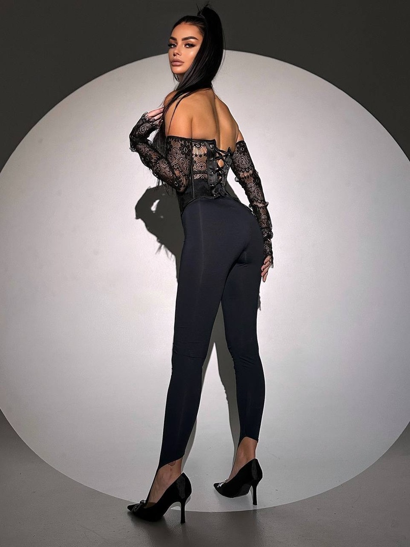 Комплект: мереживний корсет з чашечками + легінси зі штрипками + піджак Комплект: мереживний корсет з чашечками + легінси зі штрипками + піджак | PUSHKA SHOP
