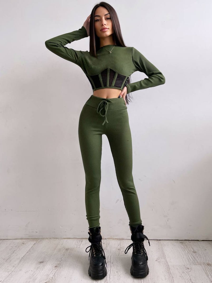 Трикотажний комплект: корсетний топ + легінси Трикотажний комплект: корсетний топ + легінси | PUSHKA SHOP