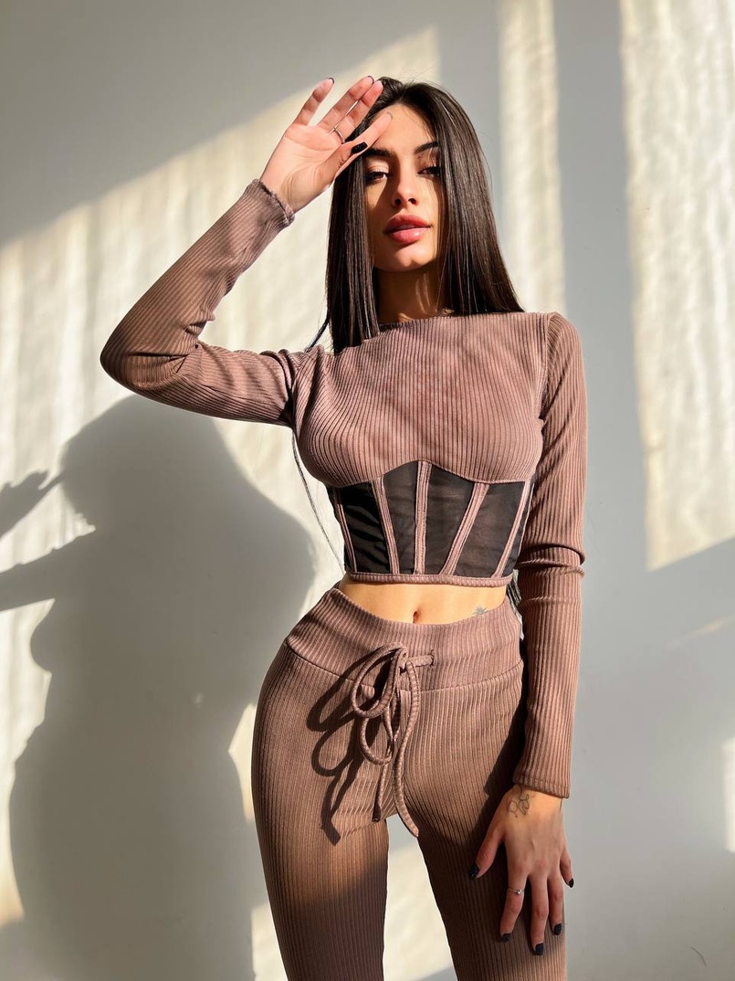 Трикотажний комплект: корсетний топ + легінси Трикотажний комплект: корсетний топ + легінси | PUSHKA SHOP