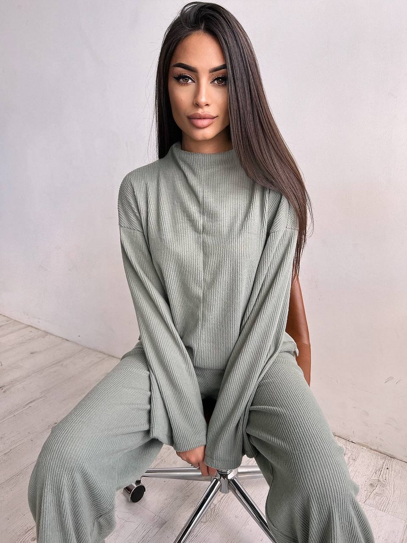 Повсякденний костюм із теплого трикотажу-рубчика Повсякденний костюм із теплого трикотажу-рубчика | PUSHKA SHOP