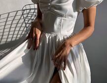 Атласна сукня максі із розрізом на спідниці Атласна сукня максі із розрізом на спідниці | PUSHKA SHOP