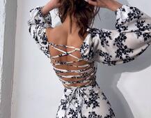 Квіткова сукня-міді зі шнурівкою на спинці та розрізом на ніжці Квіткова сукня-міді зі шнурівкою на спинці та розрізом на ніжці | PUSHKA SHOP