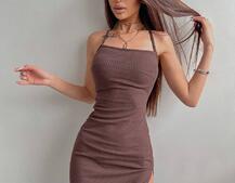 Трикотажное платье со шнуровкой на спинке и вырезом на ножке  Трикотажное платье со шнуровкой на спинке и вырезом на ножке  | PUSHKA SHOP