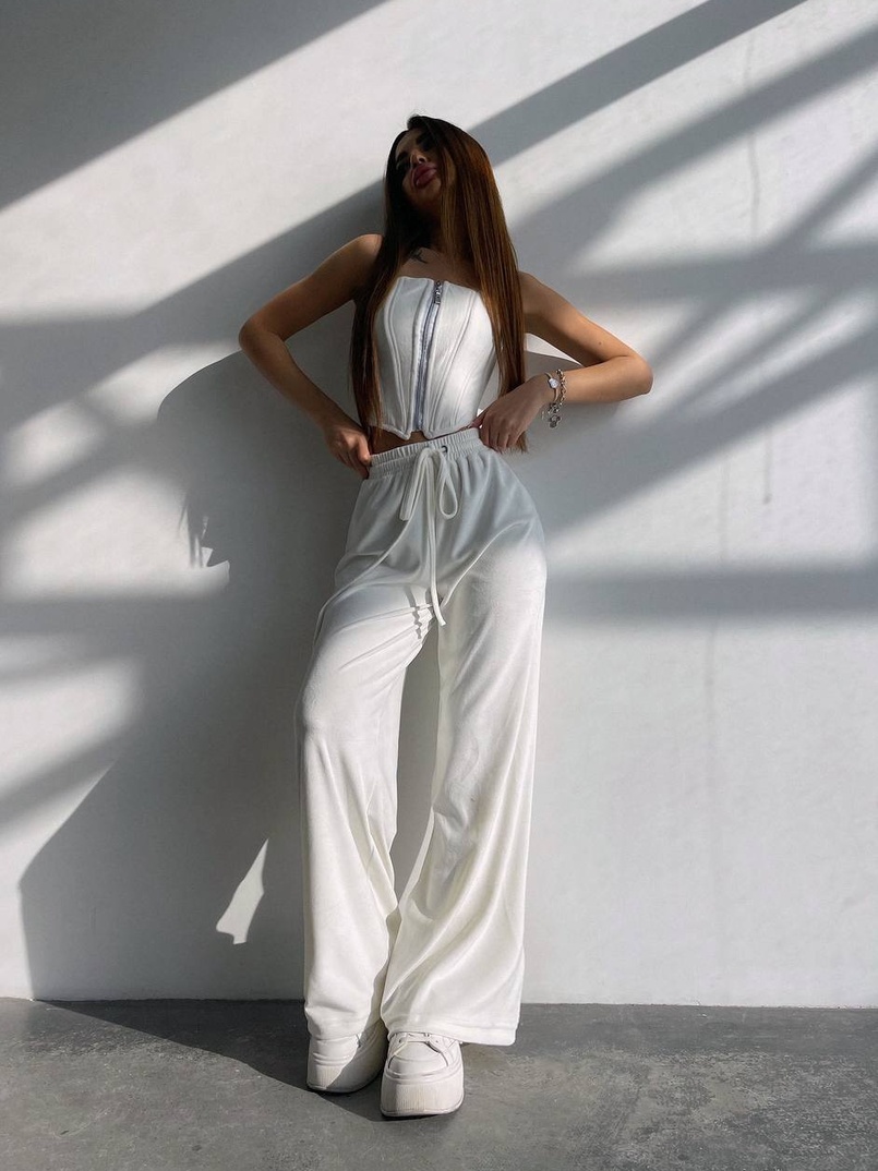 Велюровий комплект трійка: кофта + корсет на блискавці+ штани Велюровий комплект трійка: кофта + корсет на блискавці+ штани | PUSHKA SHOP