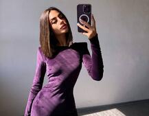 Оксамитова сукня з розрізом, декорована стразами. Оксамитова сукня з розрізом, декорована стразами. | PUSHKA SHOP