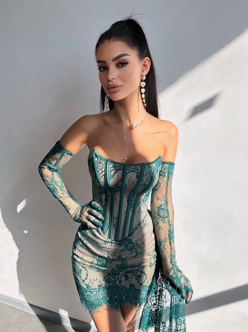 Сукня міні зі шлейфом та рукавичками Сукня міні зі шлейфом та рукавичками | PUSHKA SHOP