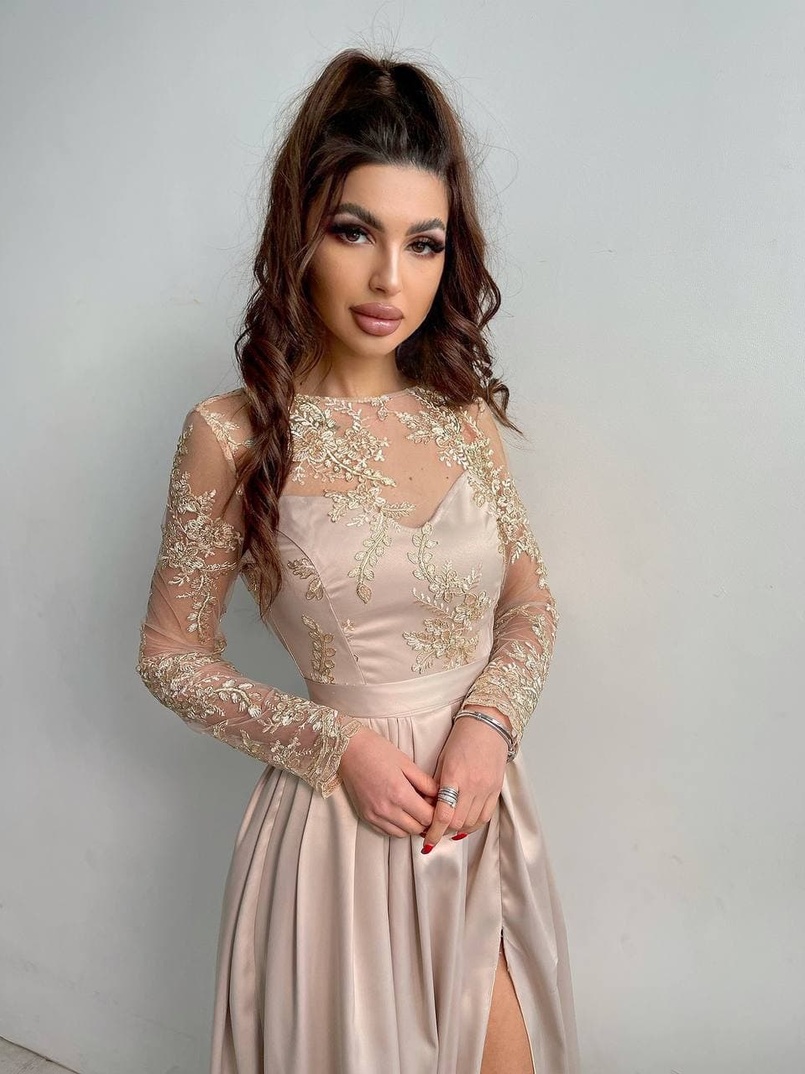 Платье макси с кружевным верхом и разрезом на юбке  | PUSHKA SHOP