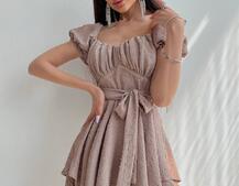 Платье со сборкой на груди и пышной юбкой  Платье со сборкой на груди и пышной юбкой  | PUSHKA SHOP