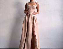 Сукня максі із чашечками та корсетним верхом Сукня максі із чашечками та корсетним верхом | PUSHKA SHOP