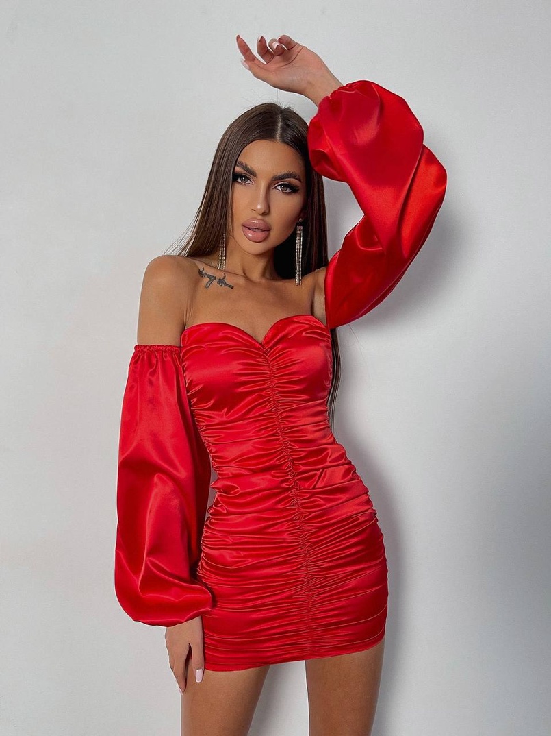 Атласна сукня з драпіруванням Атласна сукня з драпіруванням | PUSHKA SHOP