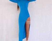 Сукня з розрізом, декорована бахромою зі страз Сукня з розрізом, декорована бахромою зі страз | PUSHKA SHOP