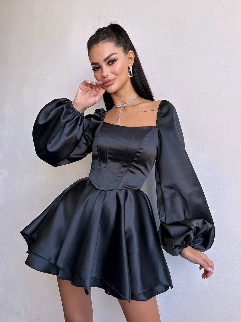 Атласна корсетна сукня з пишною подвійною спідницею та об‘ємними рукавами | PUSHKA SHOP