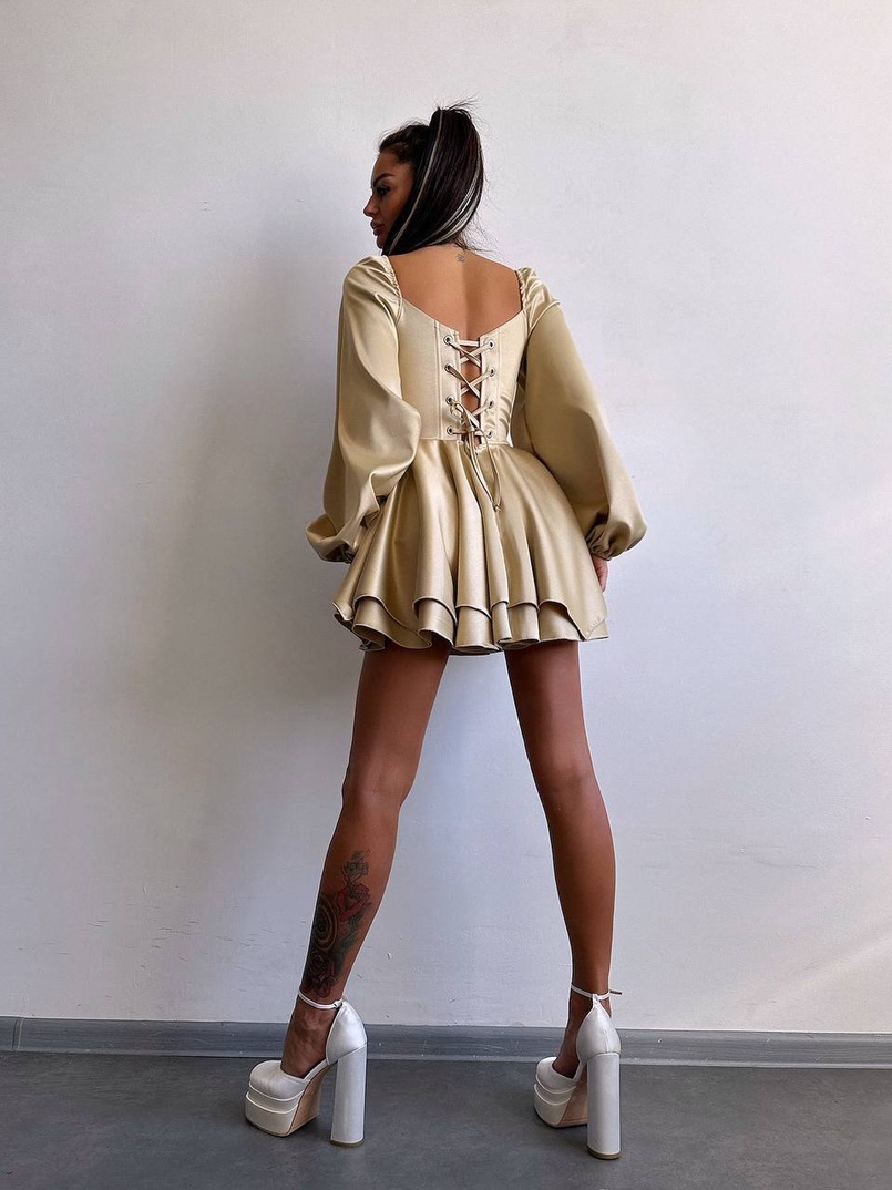 Атласна корсетна сукня з пишною подвійною спідницею та об‘ємними рукавами | PUSHKA SHOP