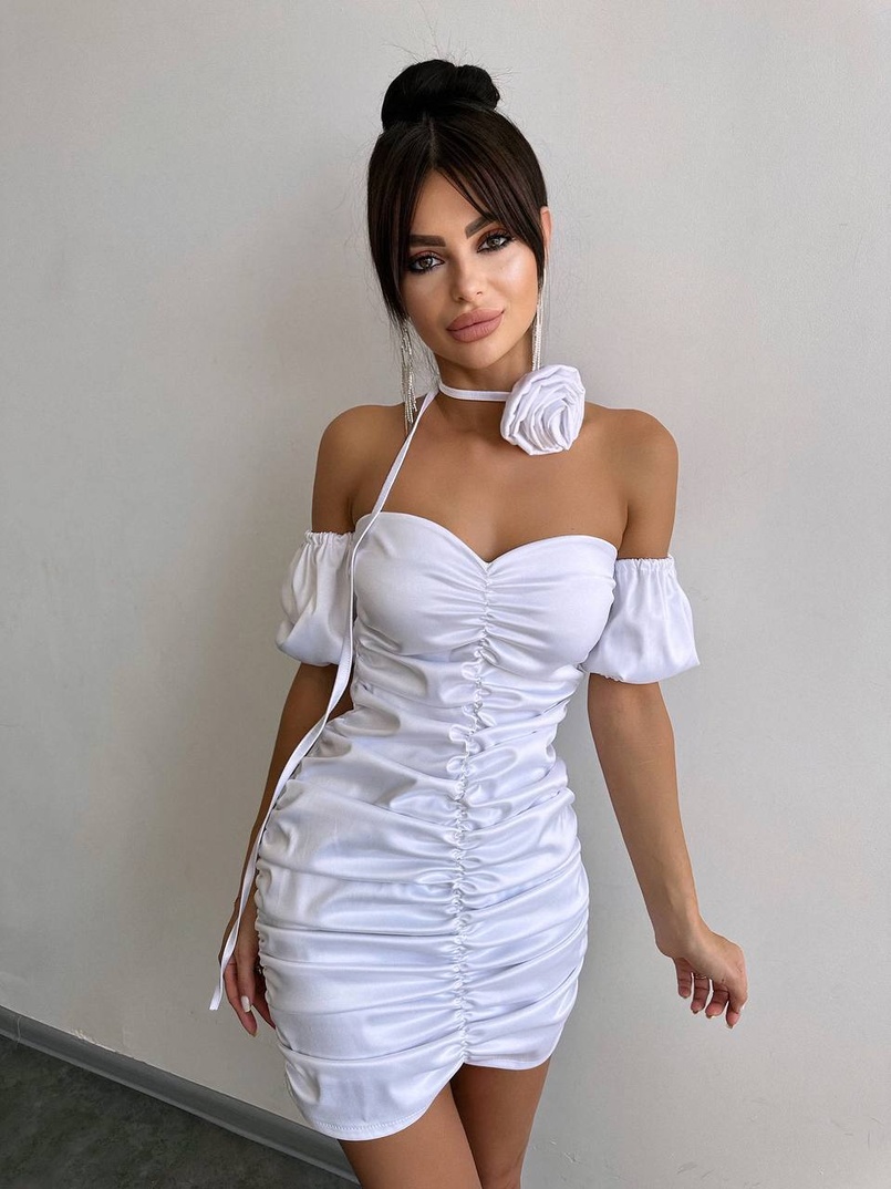 Сукня - міні з драпіруванням та трояндою-чокером Сукня - міні з драпіруванням та трояндою-чокером | PUSHKA SHOP