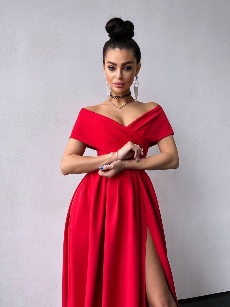 Сукня максі  з відкритими плечима та розрізом на спідниці | PUSHKA SHOP