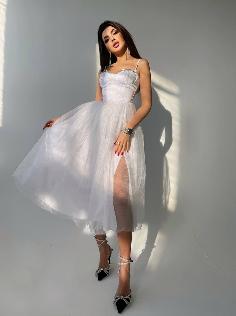 Платье-бюстье с чашечками и пышной юбкой , декорированное стразами  Платье-бюстье с чашечками и пышной юбкой , декорированное стразами  | PUSHKA SHOP