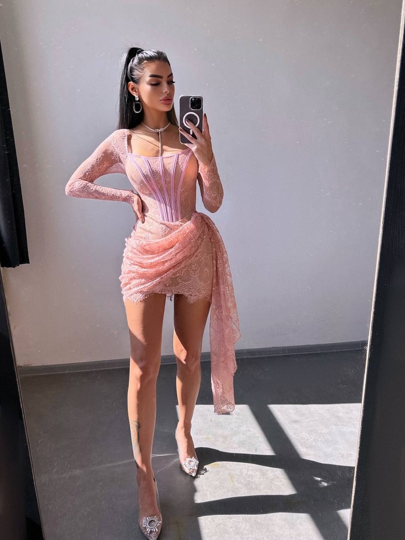 Мереживна сукня міні зі шлейфом Мереживна сукня міні зі шлейфом | PUSHKA SHOP